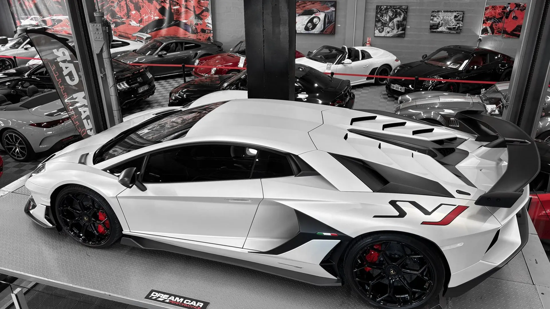 Lamborghini Aventador — photo 3