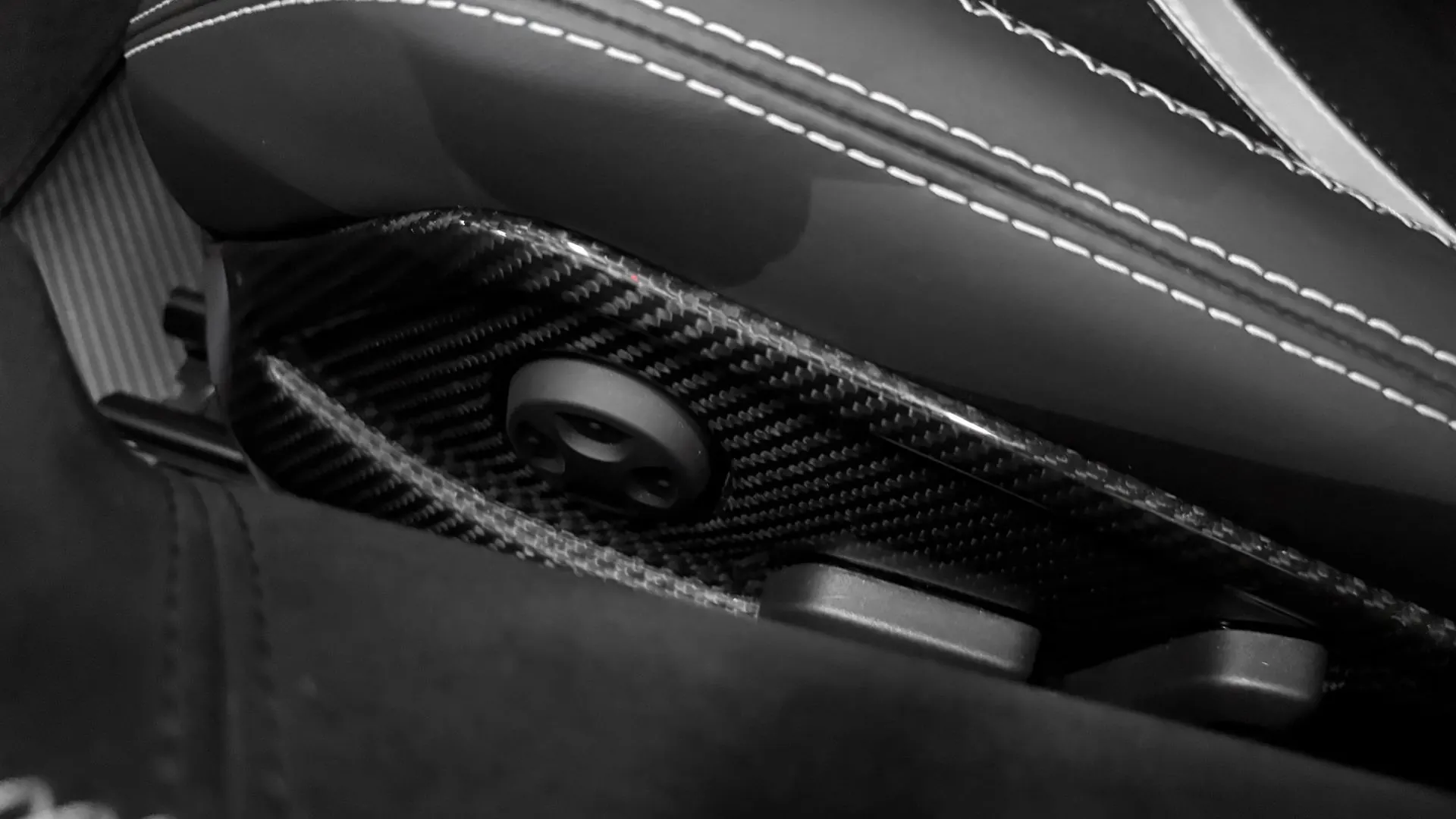 Lamborghini Aventador — photo 16