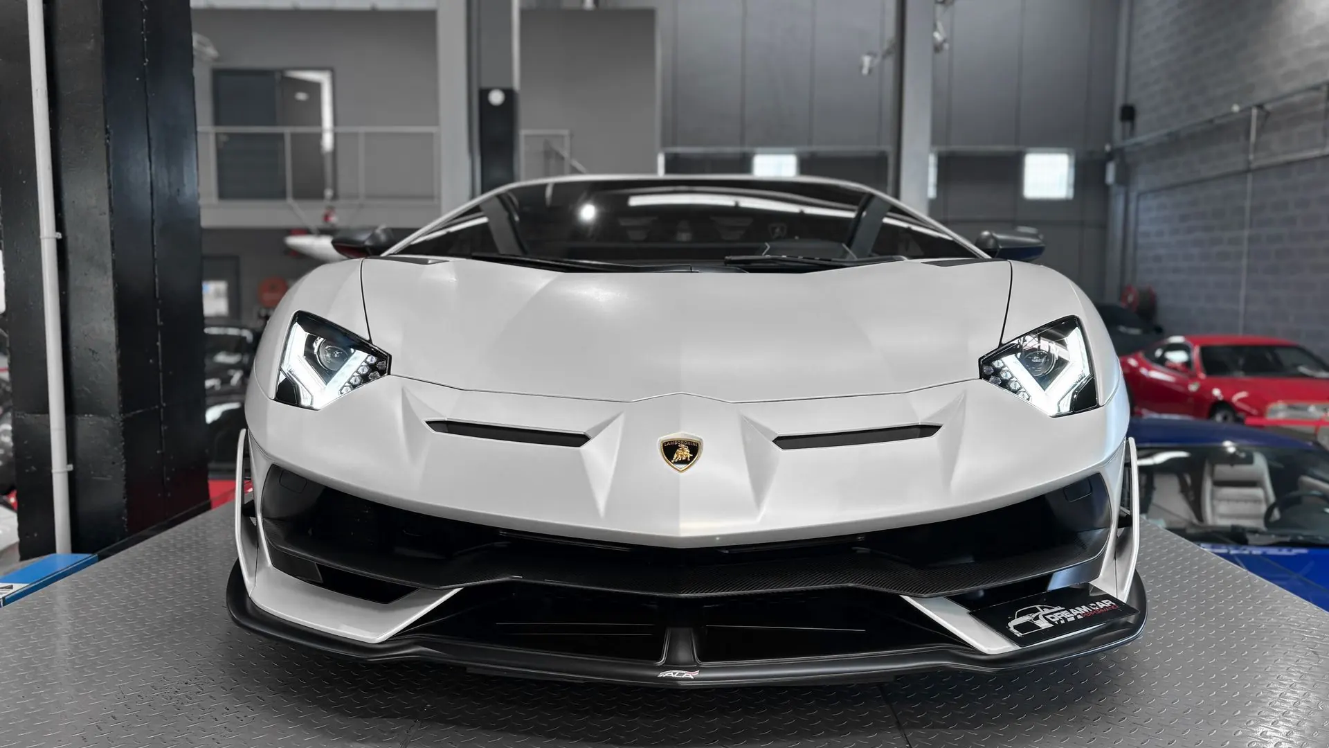 Lamborghini Aventador — photo 6