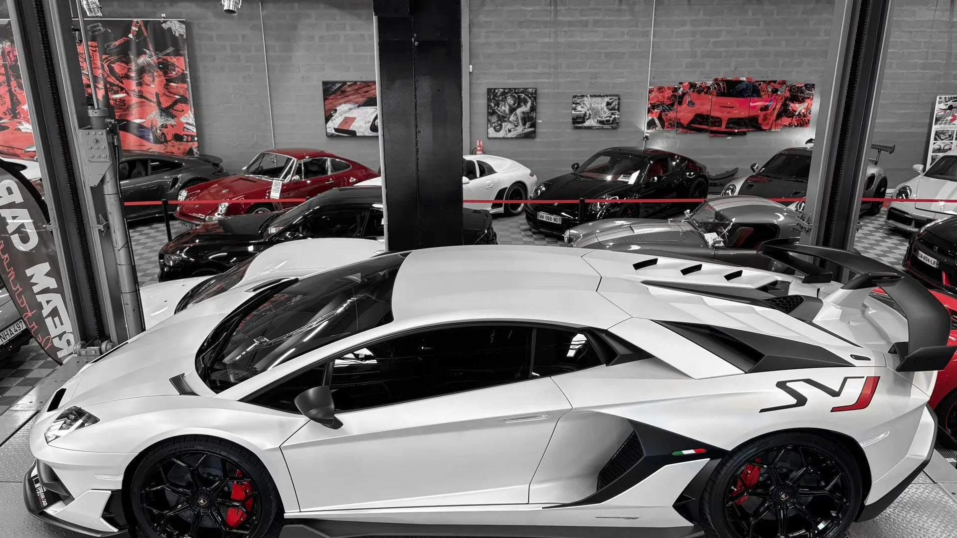 Lamborghini Aventador — photo 2