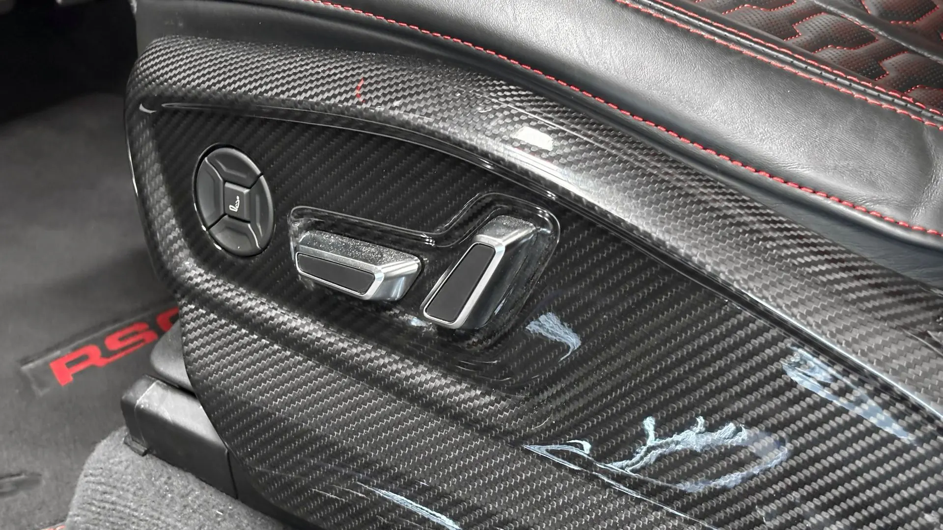 Audi RSQ8 — photo 13