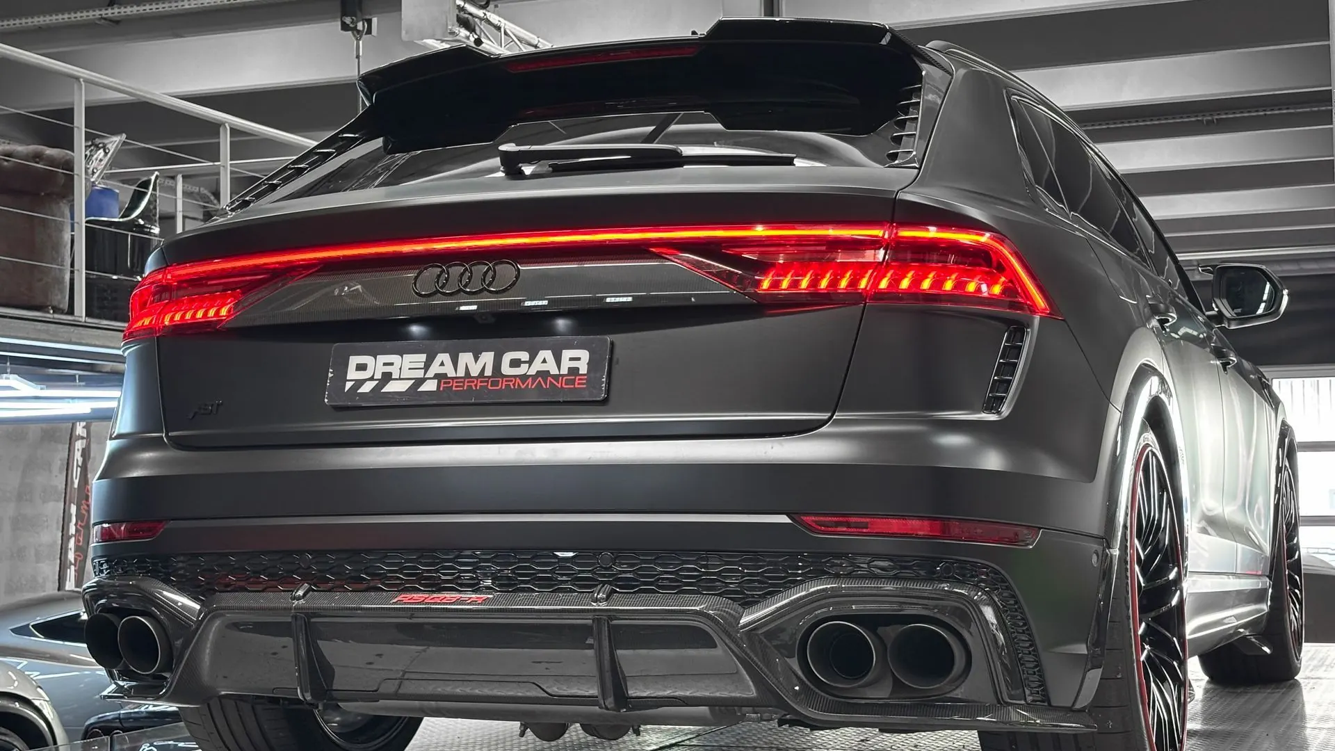 Audi RSQ8 — photo 7
