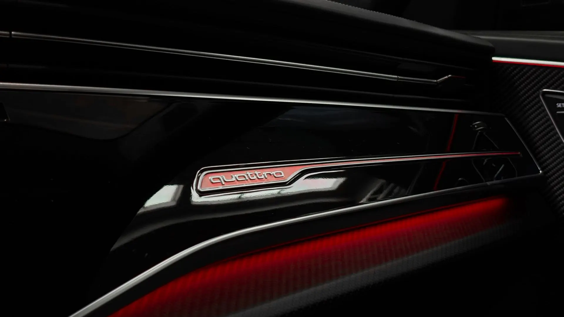 Audi RSQ8 — photo 16