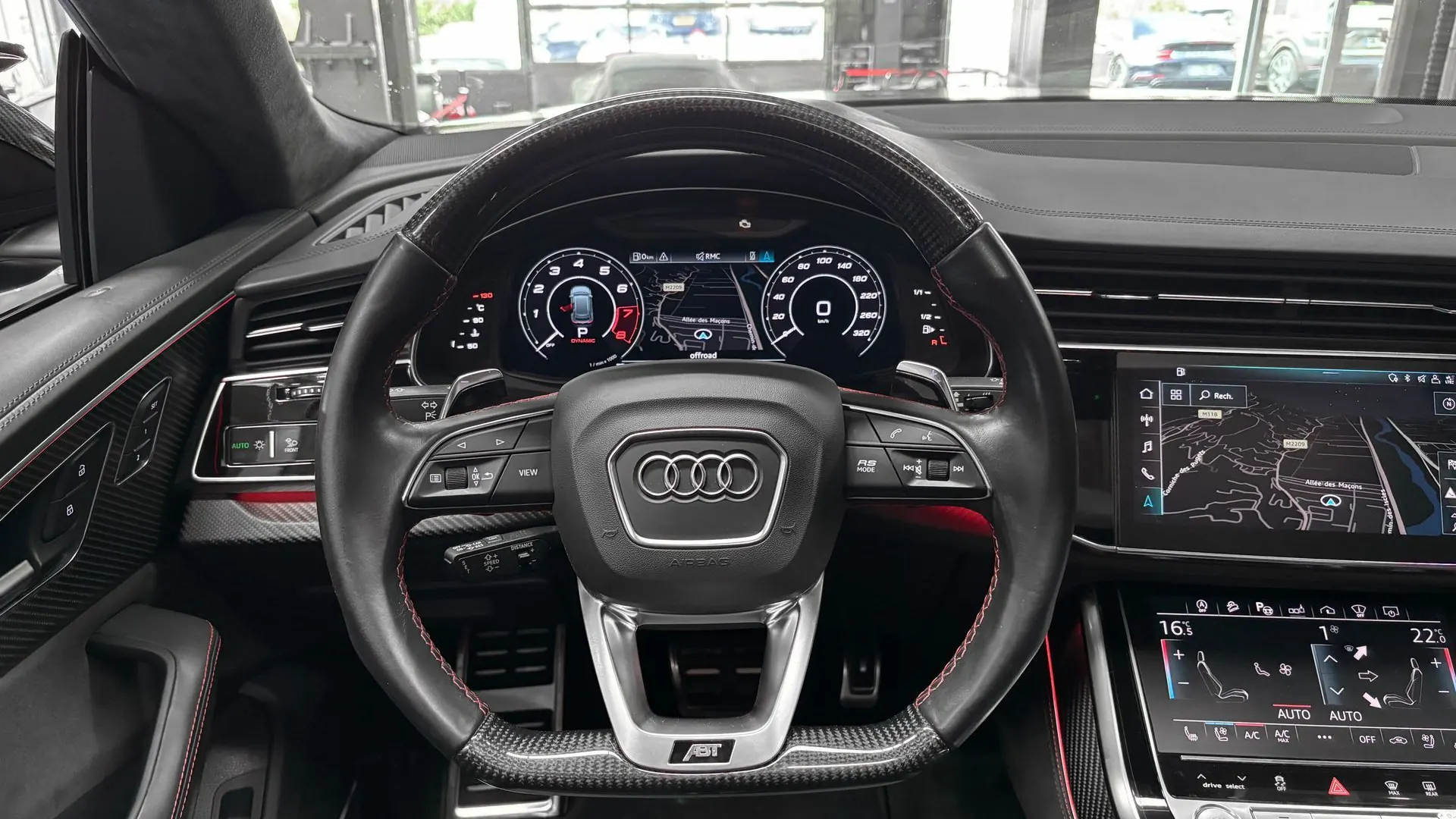 Audi RSQ8 — photo 12