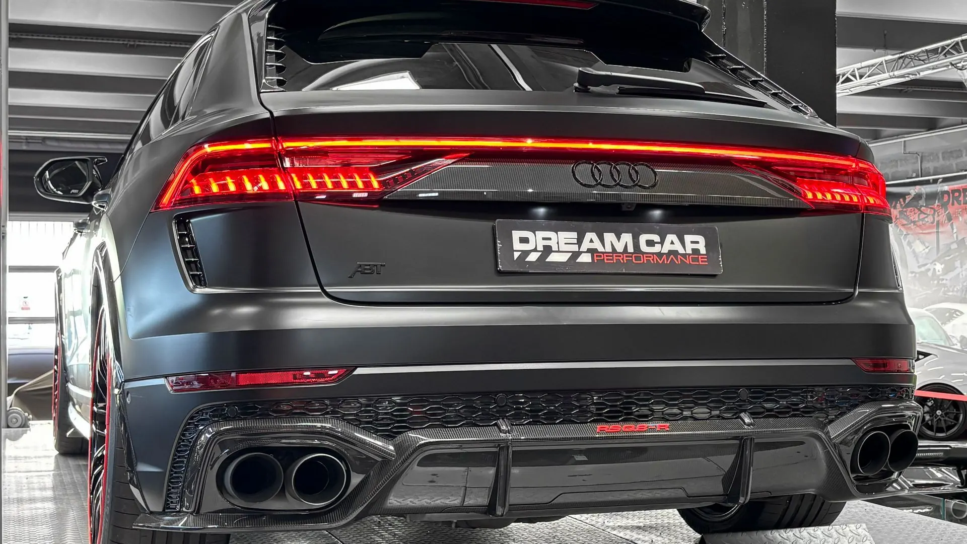 Audi RSQ8 — photo 6