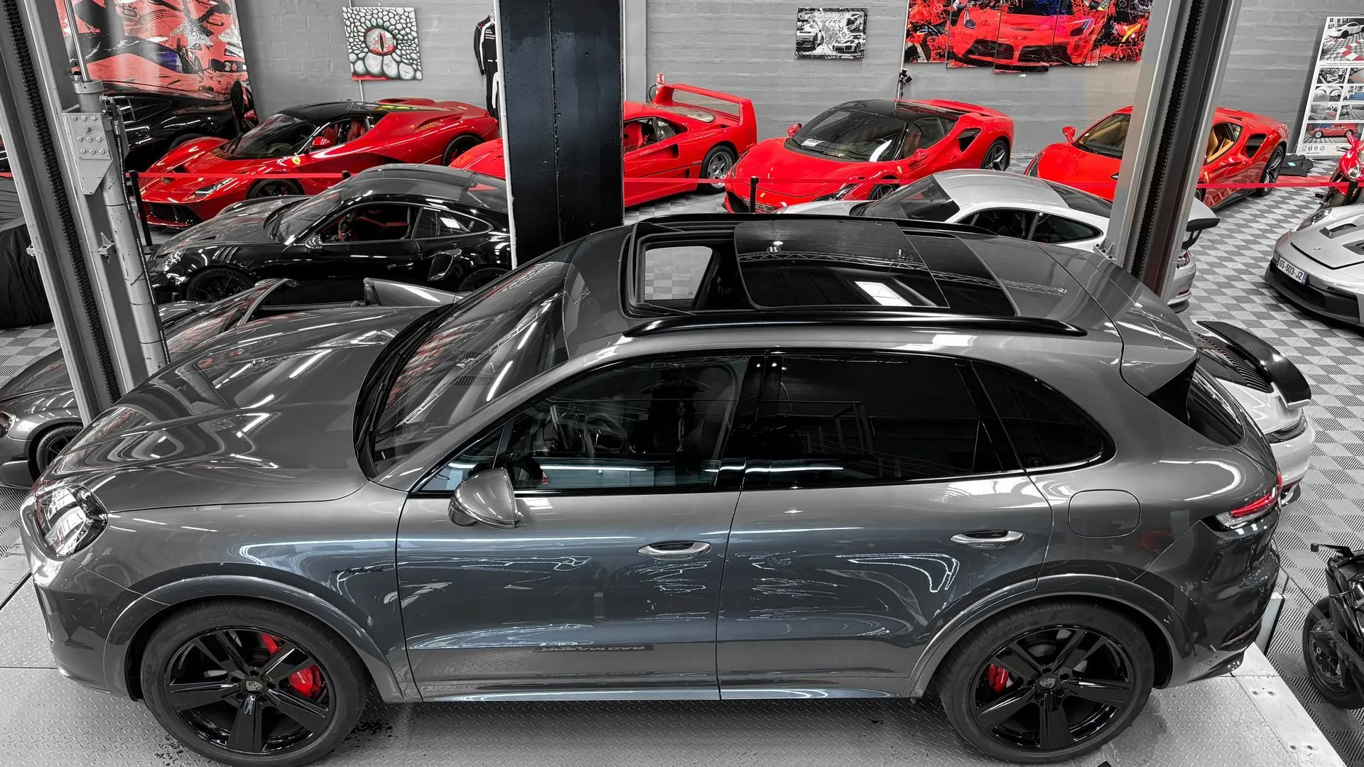 Porsche Cayenne — photo 2