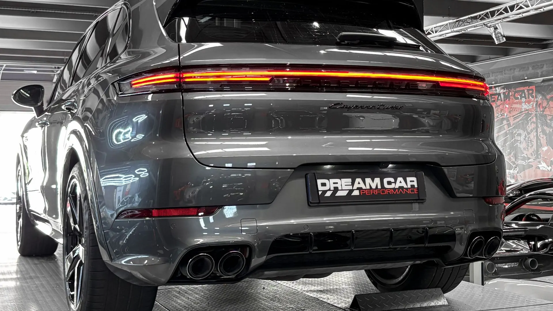 Porsche Cayenne — photo 6