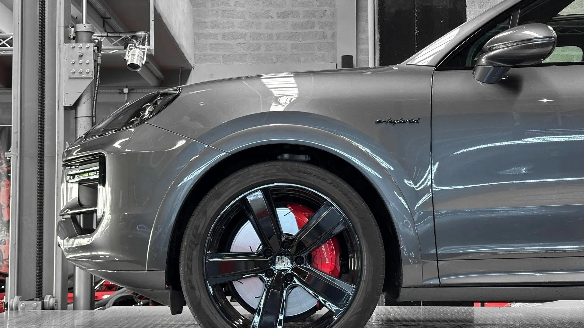 Porsche Cayenne — photo 5