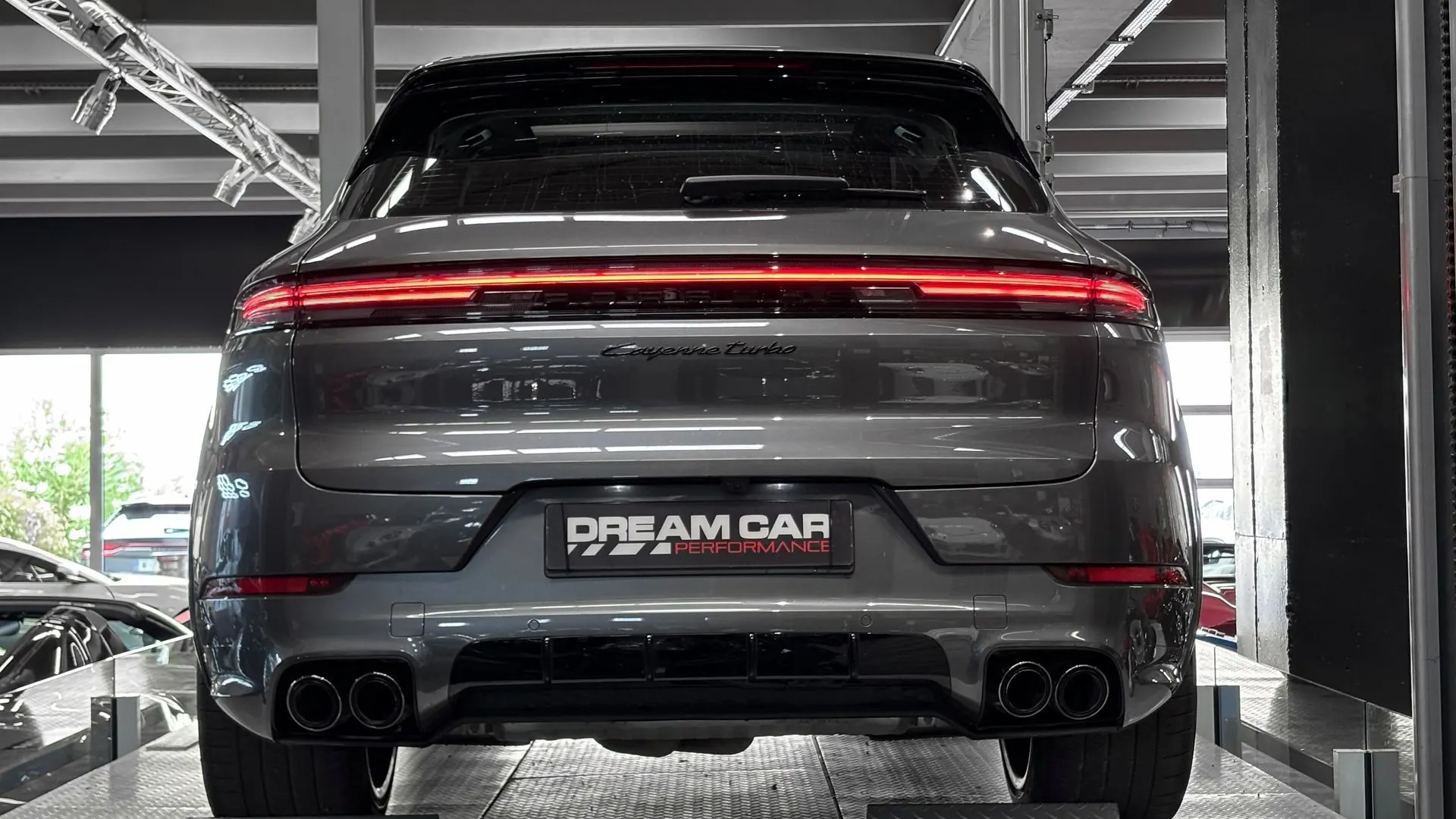 Porsche Cayenne — photo 7