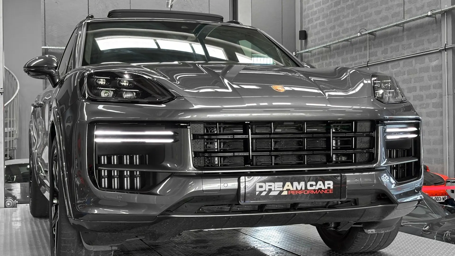 Porsche Cayenne — photo 4