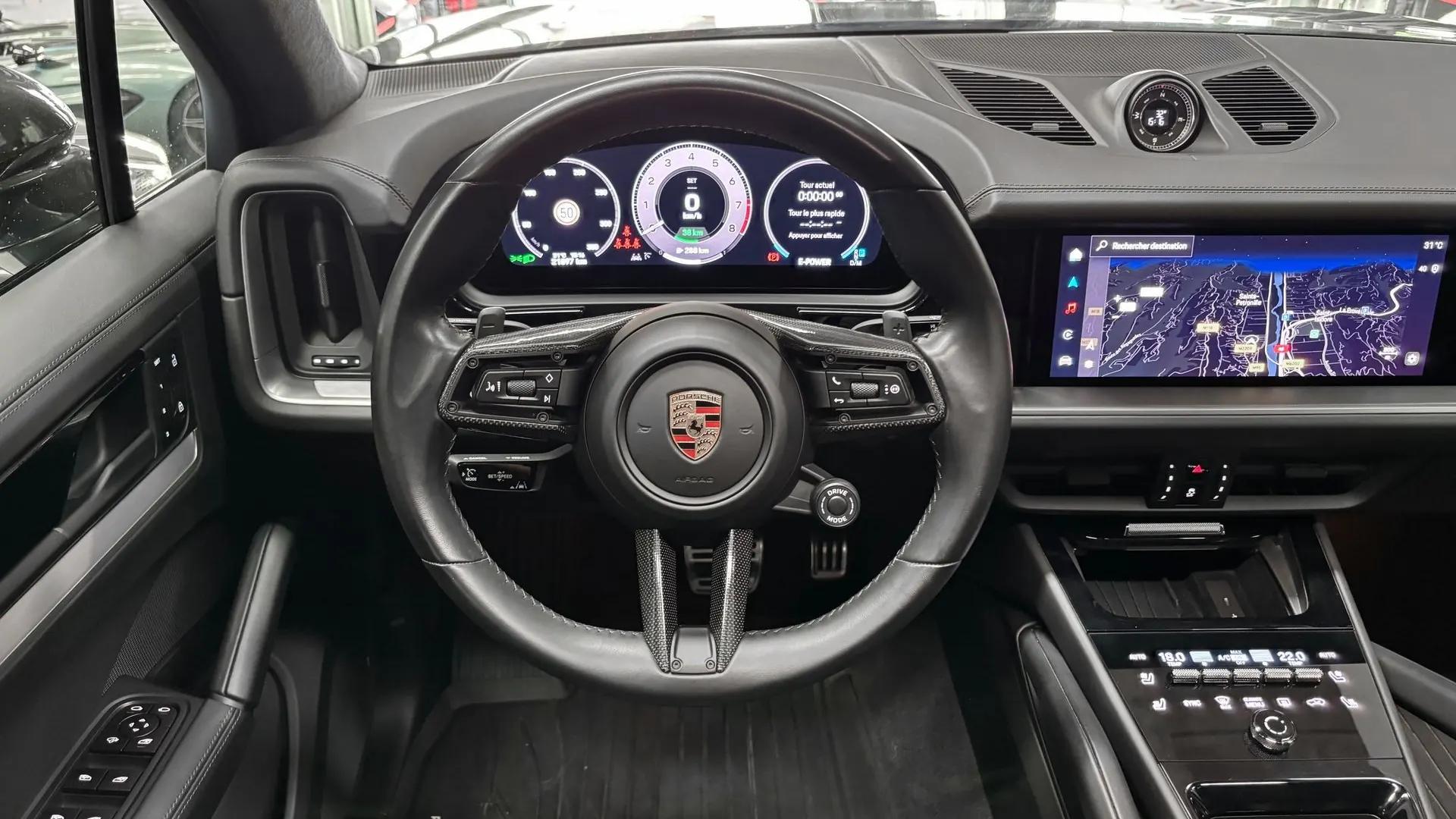 Porsche Cayenne — photo 14