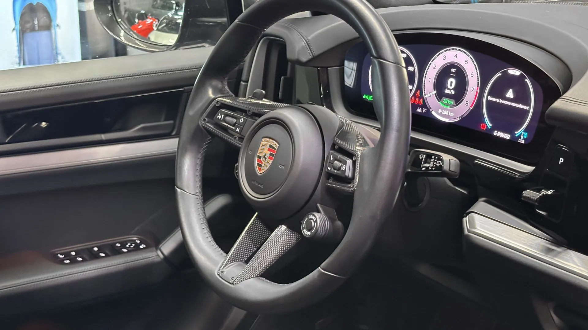 Porsche Cayenne — photo 16
