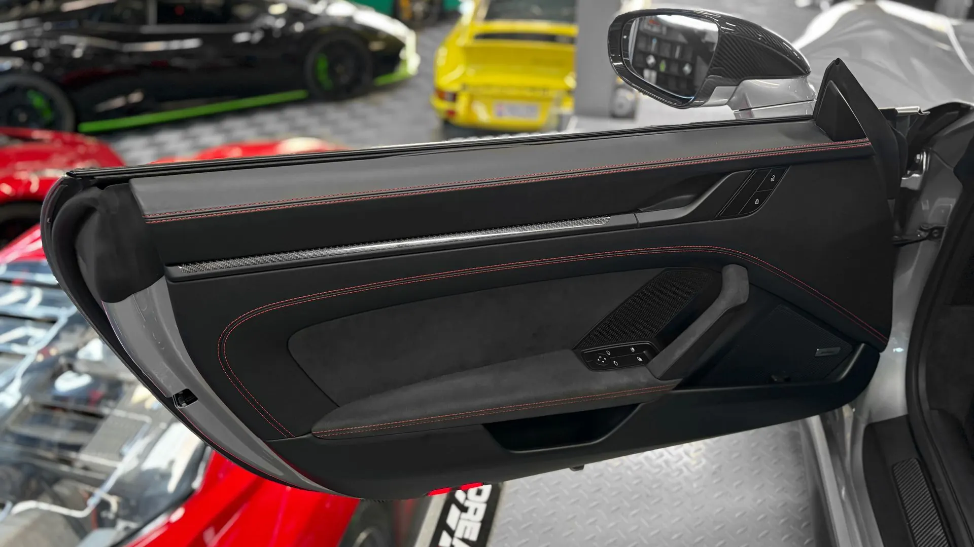 Porsche 992 — photo 11