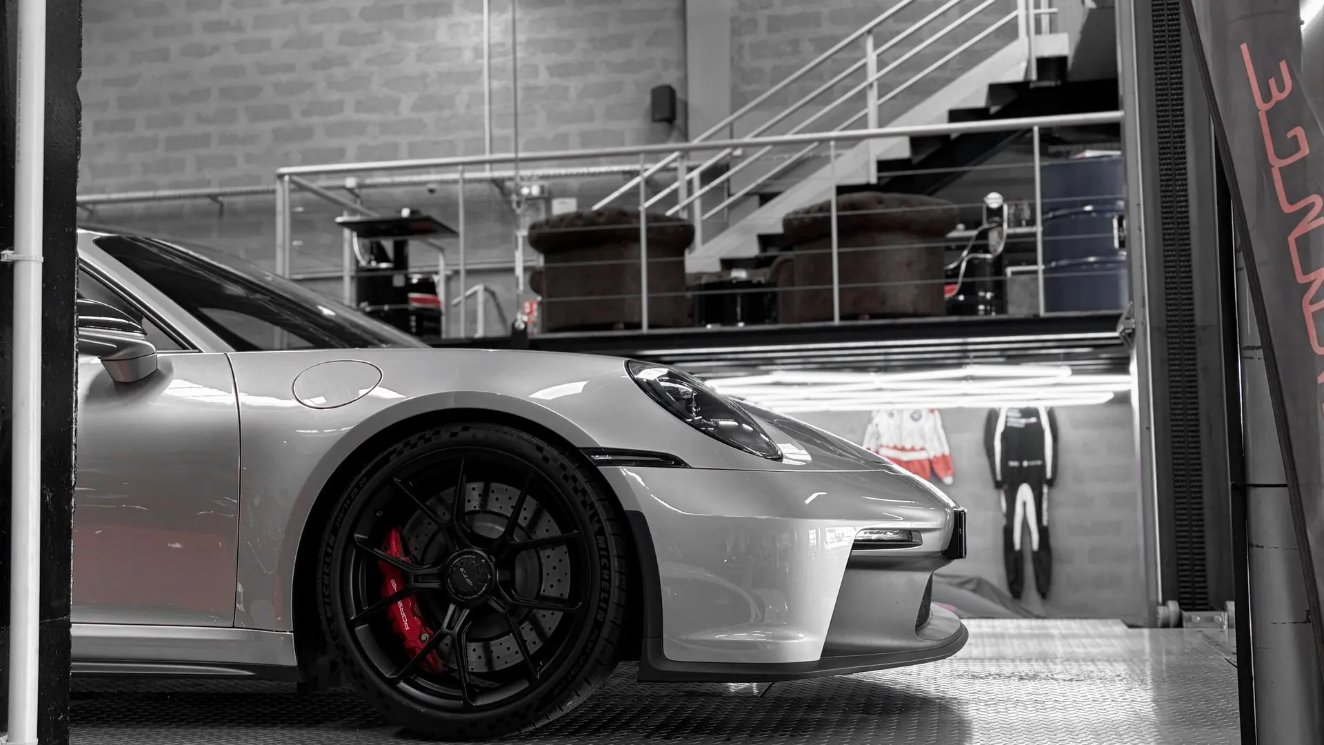 Porsche 992 — photo 6