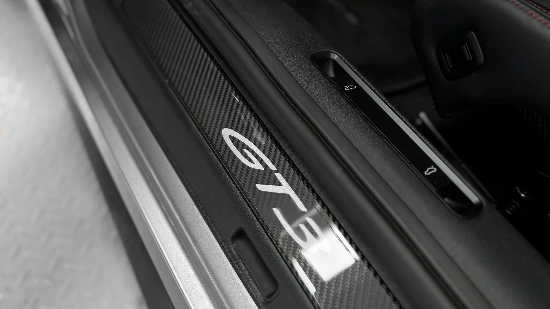 Porsche 992 — photo 12