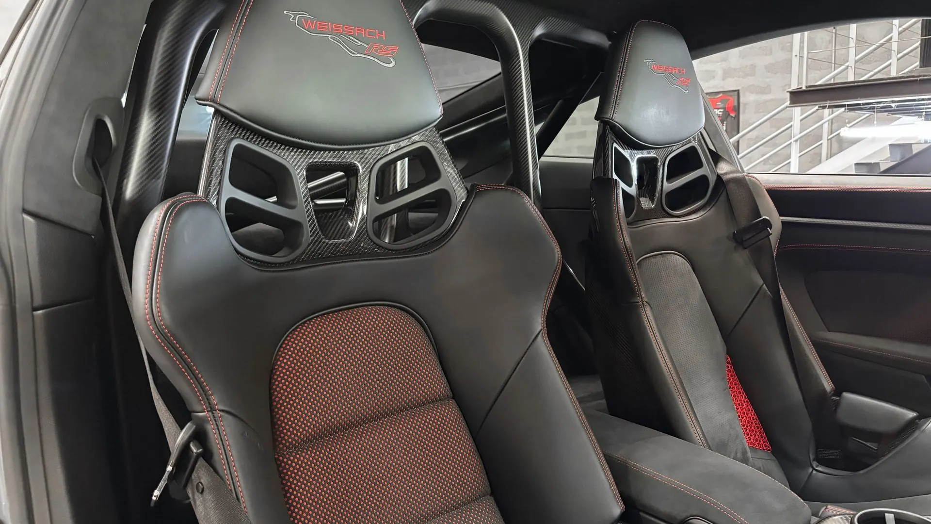 Porsche 911 — photo 14