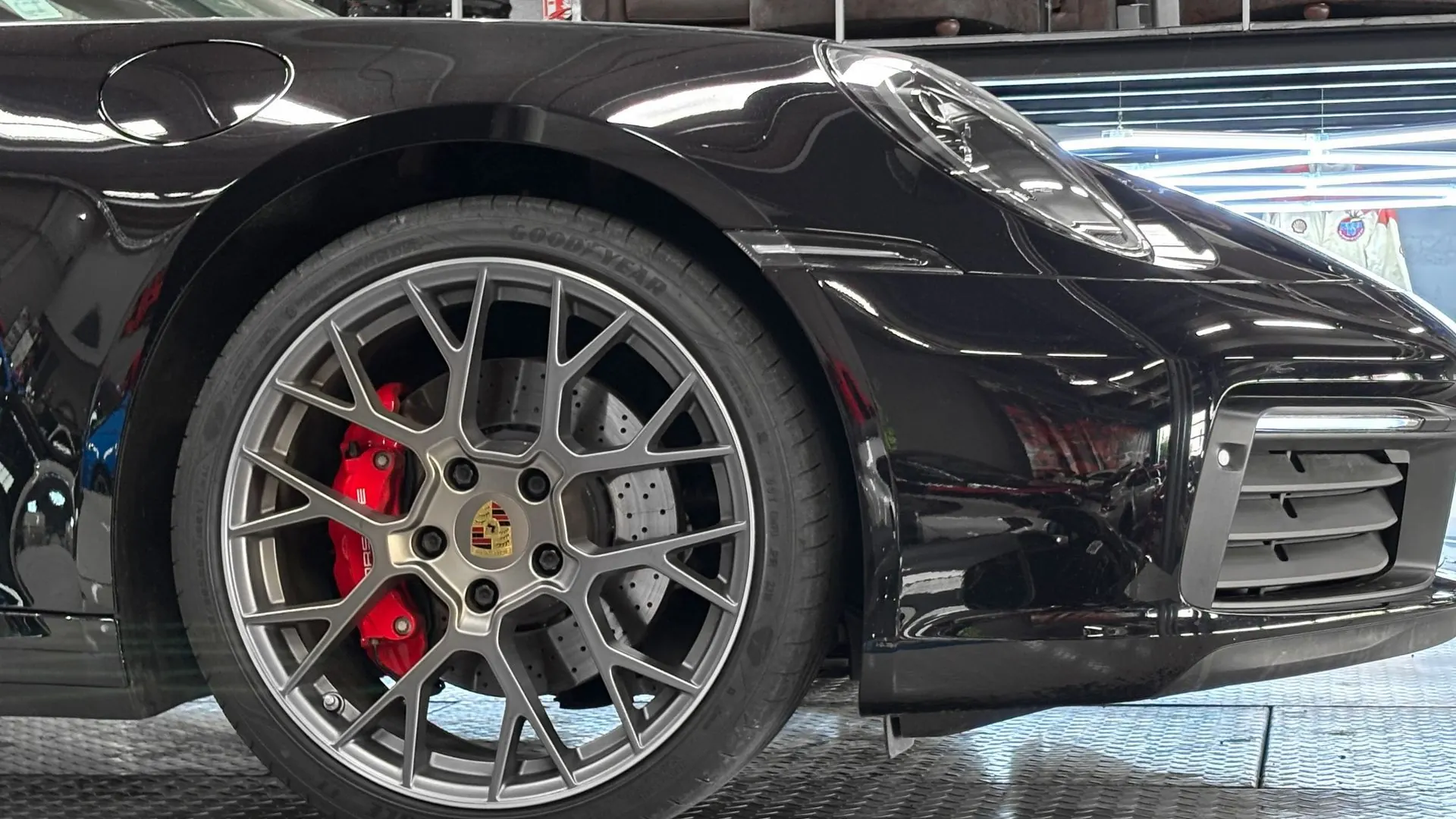 Porsche 992 — photo 7