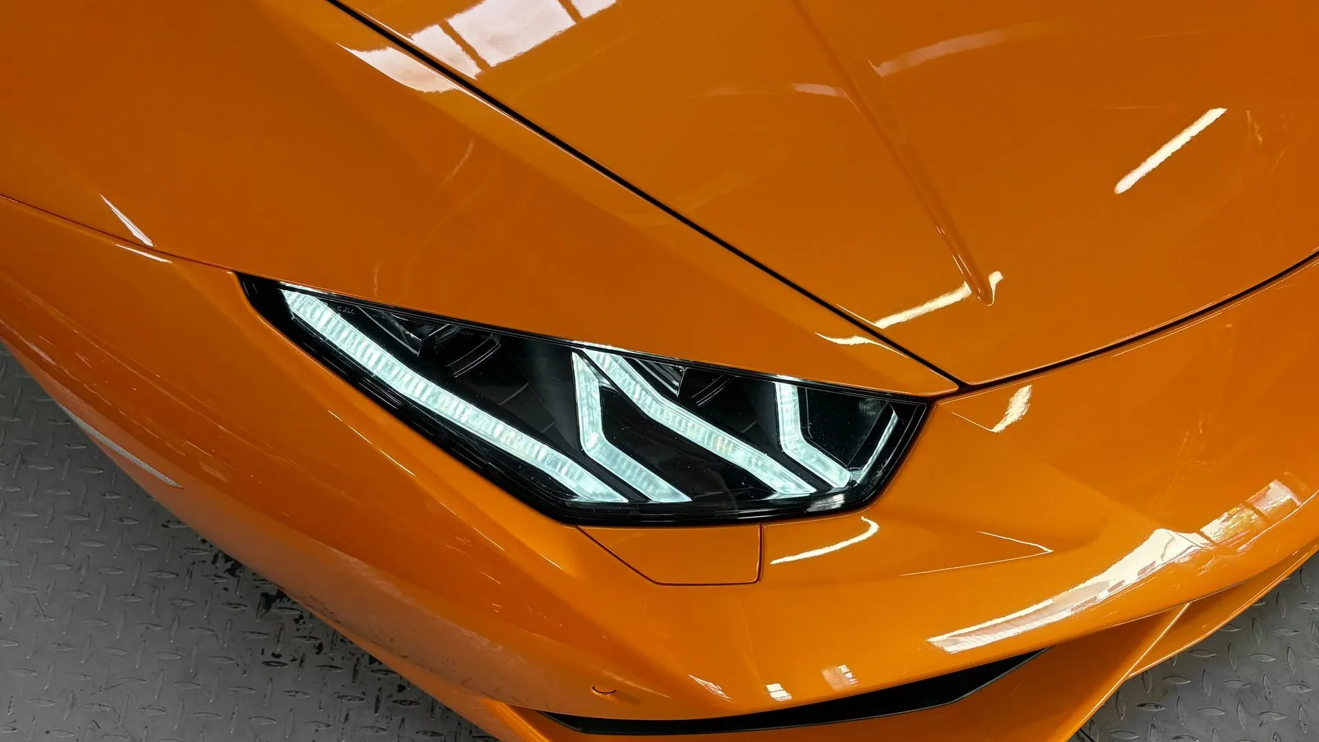 Lamborghini Huracan — photo 13