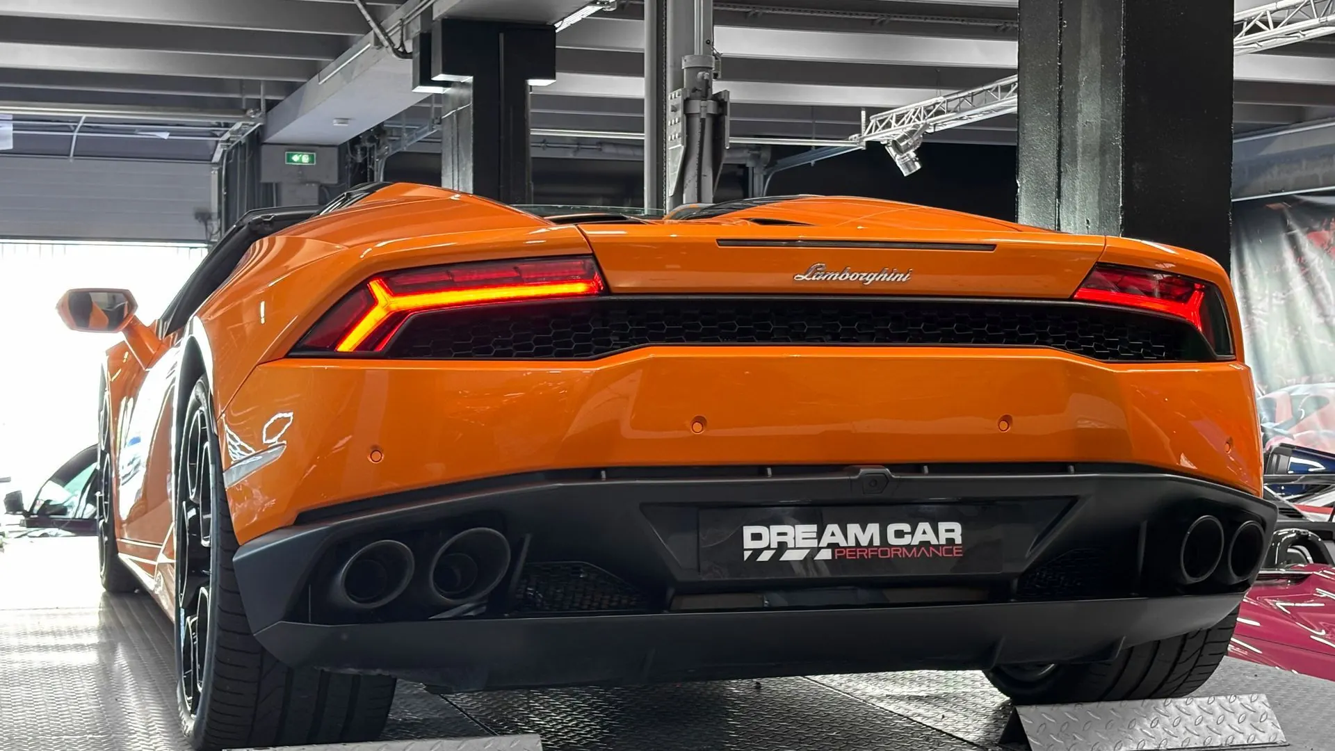 Lamborghini Huracan — photo 11