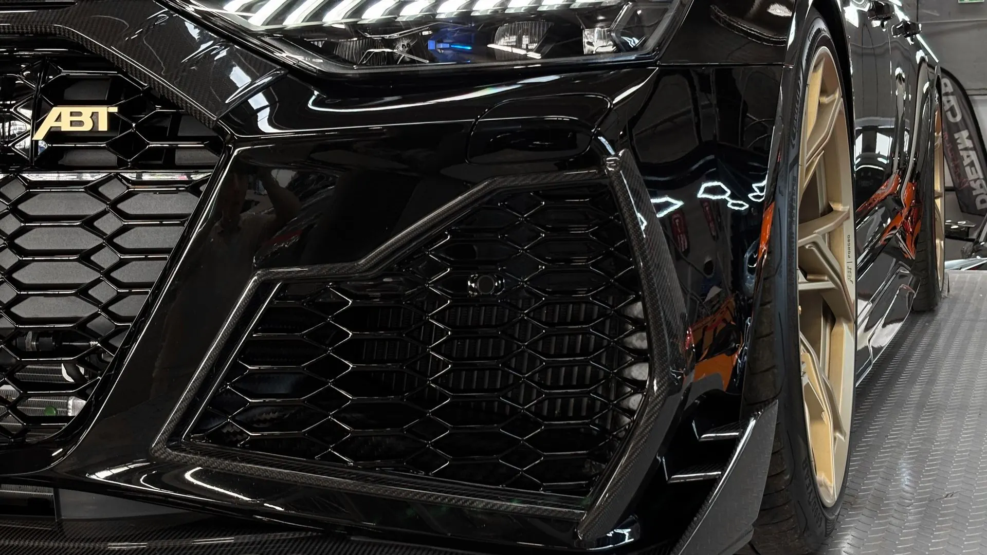 Audi RS6 — photo 12