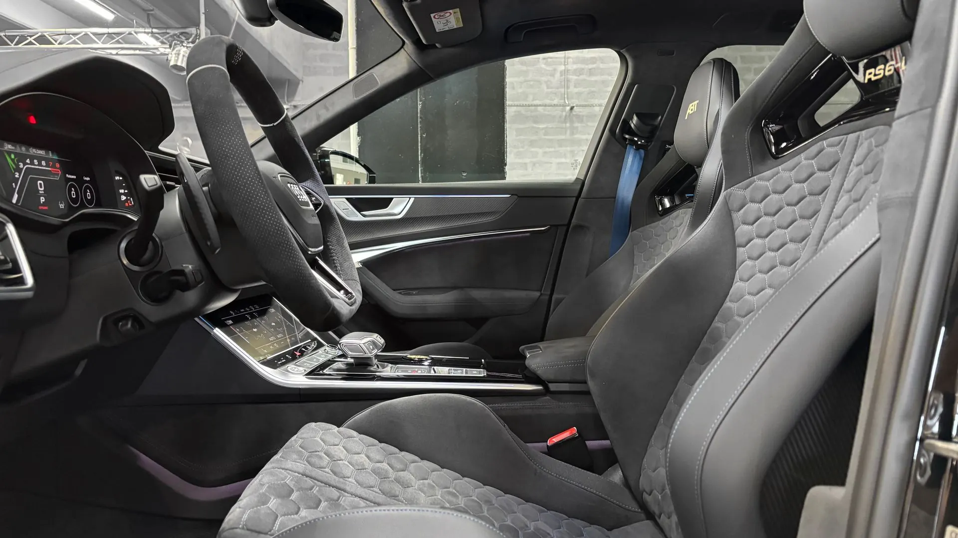 Audi RS6 — photo 18