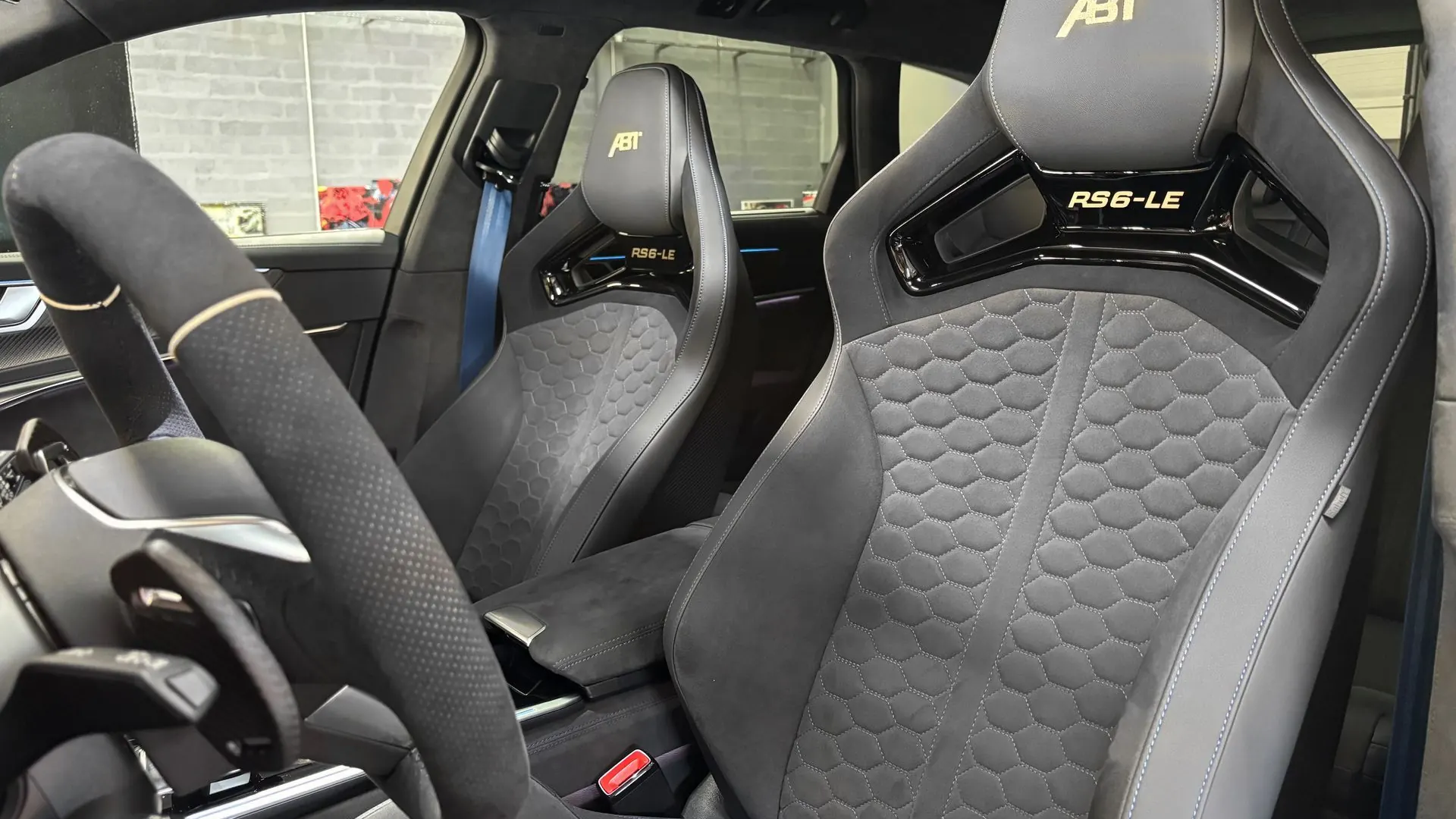 Audi RS6 — photo 19