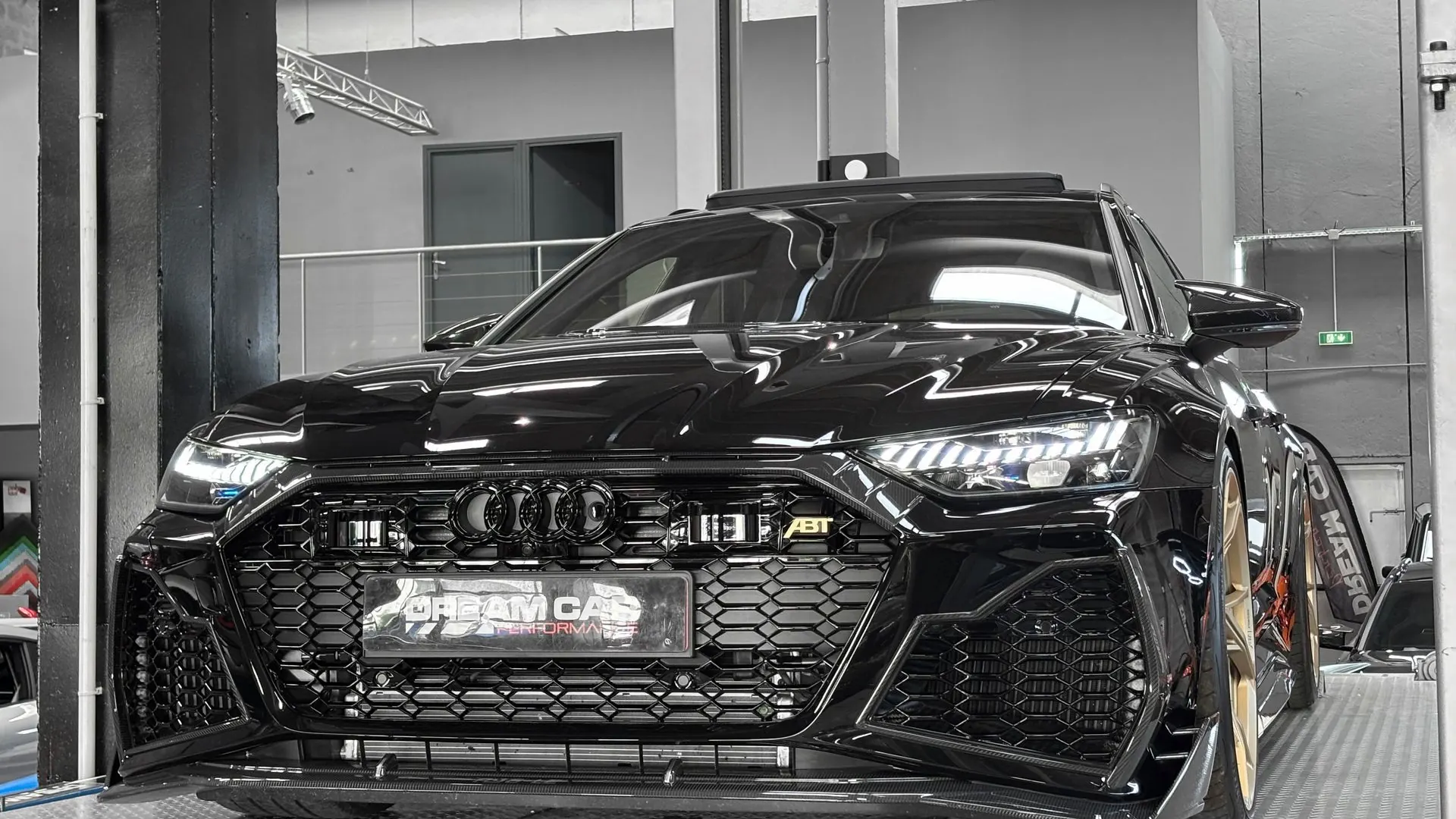 Audi RS6 — photo 7