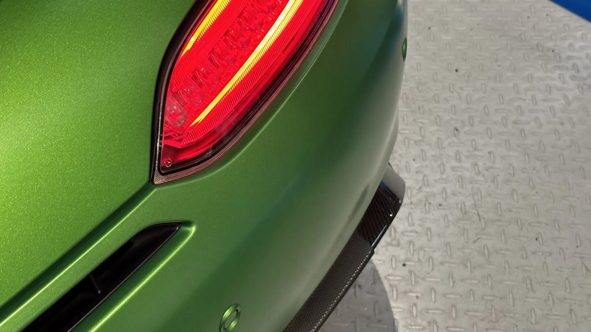 Mercedes-Benz AMG GT — photo 13