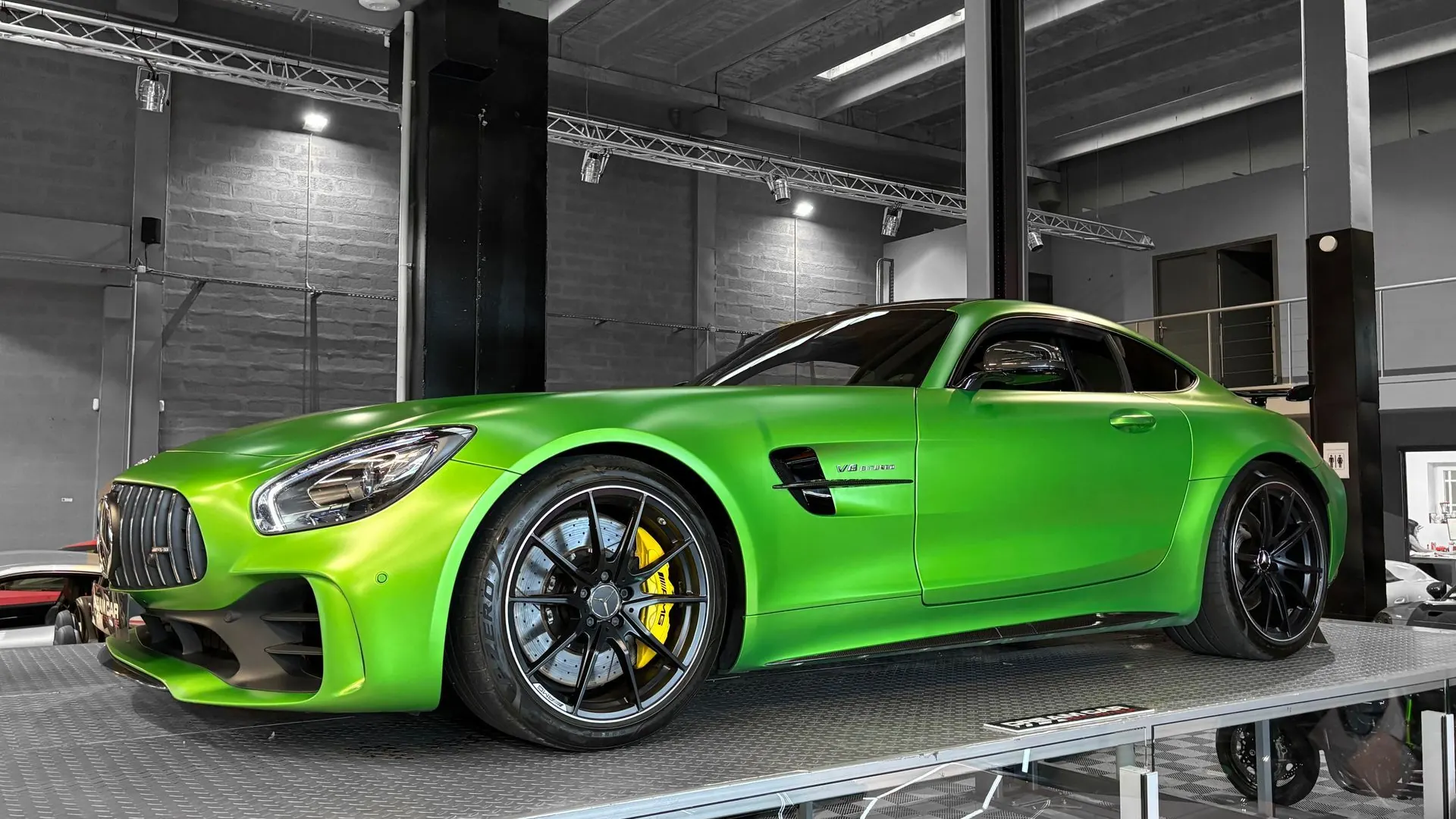 Mercedes-Benz AMG GT — photo 10