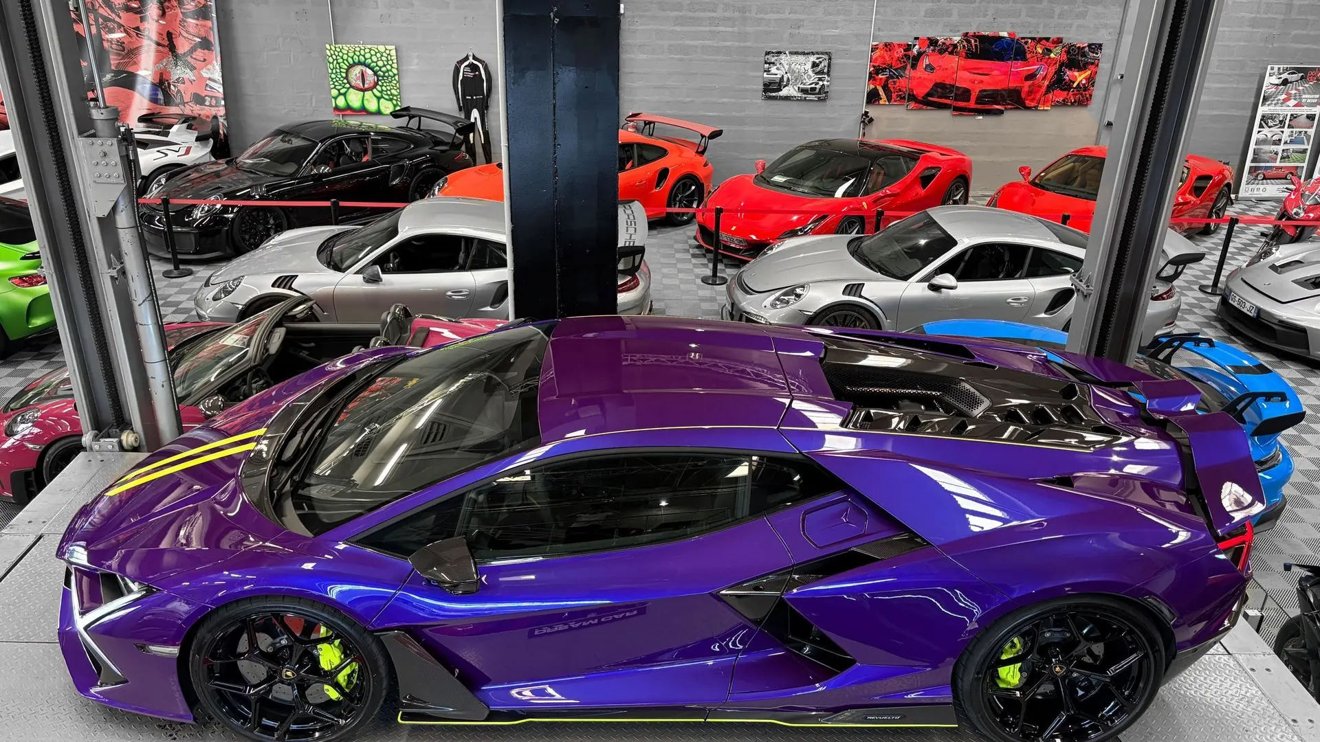 Lamborghini Revuelto — photo 2