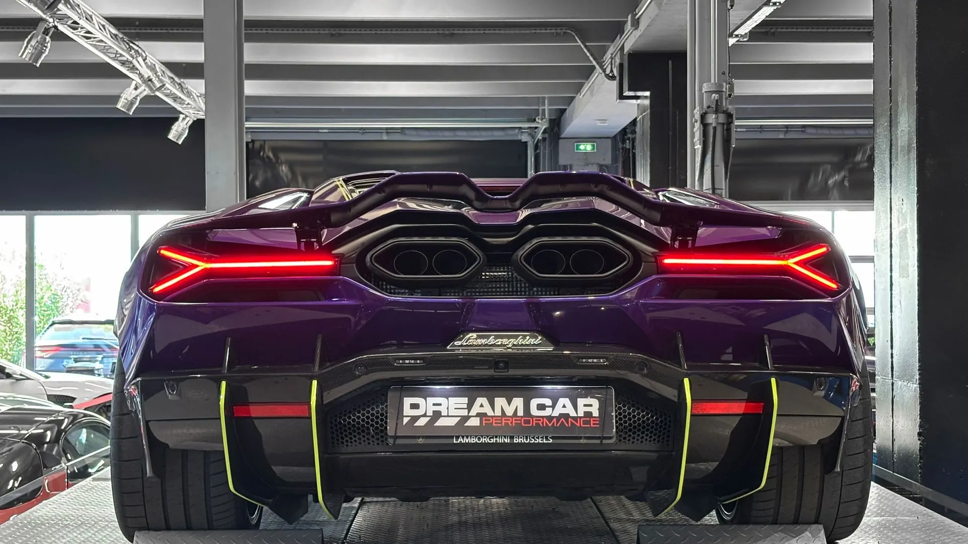 Lamborghini Revuelto — photo 8