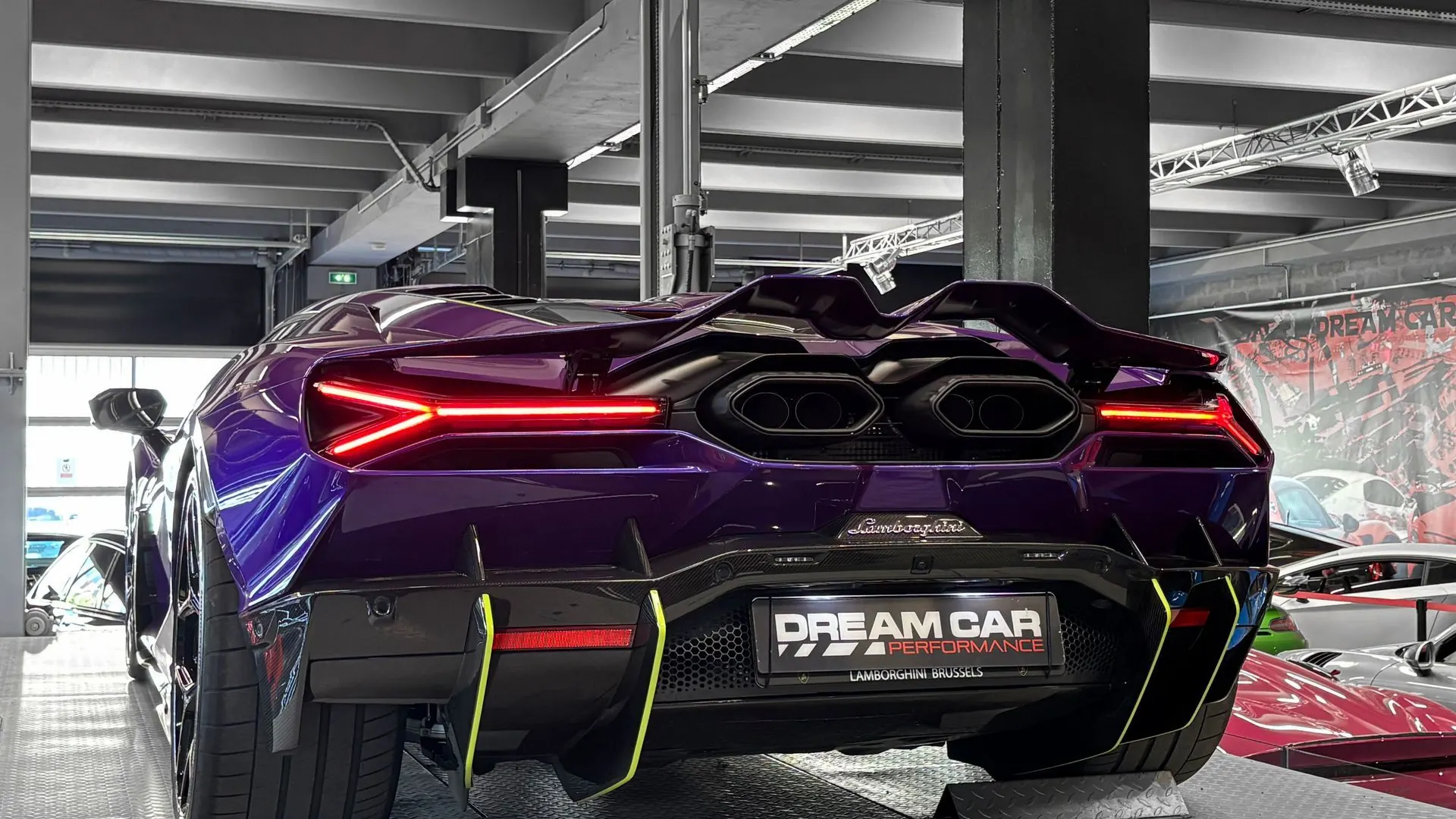Lamborghini Revuelto — photo 9