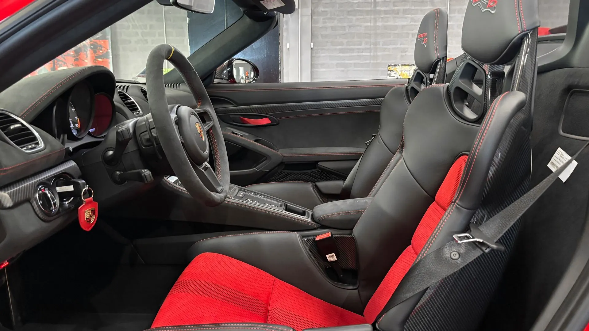 Porsche 718 — photo 17