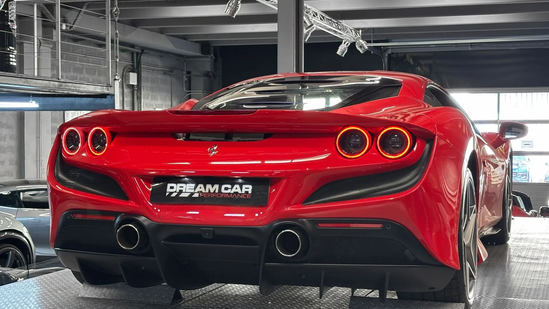 Ferrari F8 — photo 10