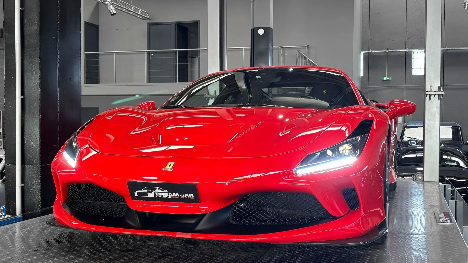 Ferrari F8 — photo 7