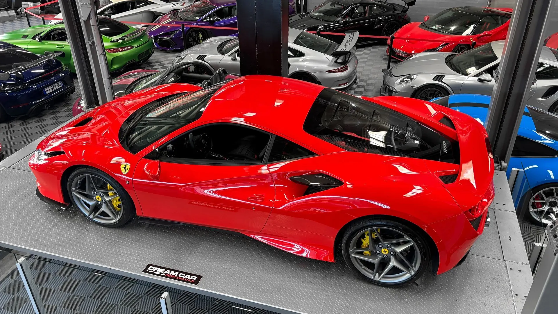 Ferrari F8 — photo 3