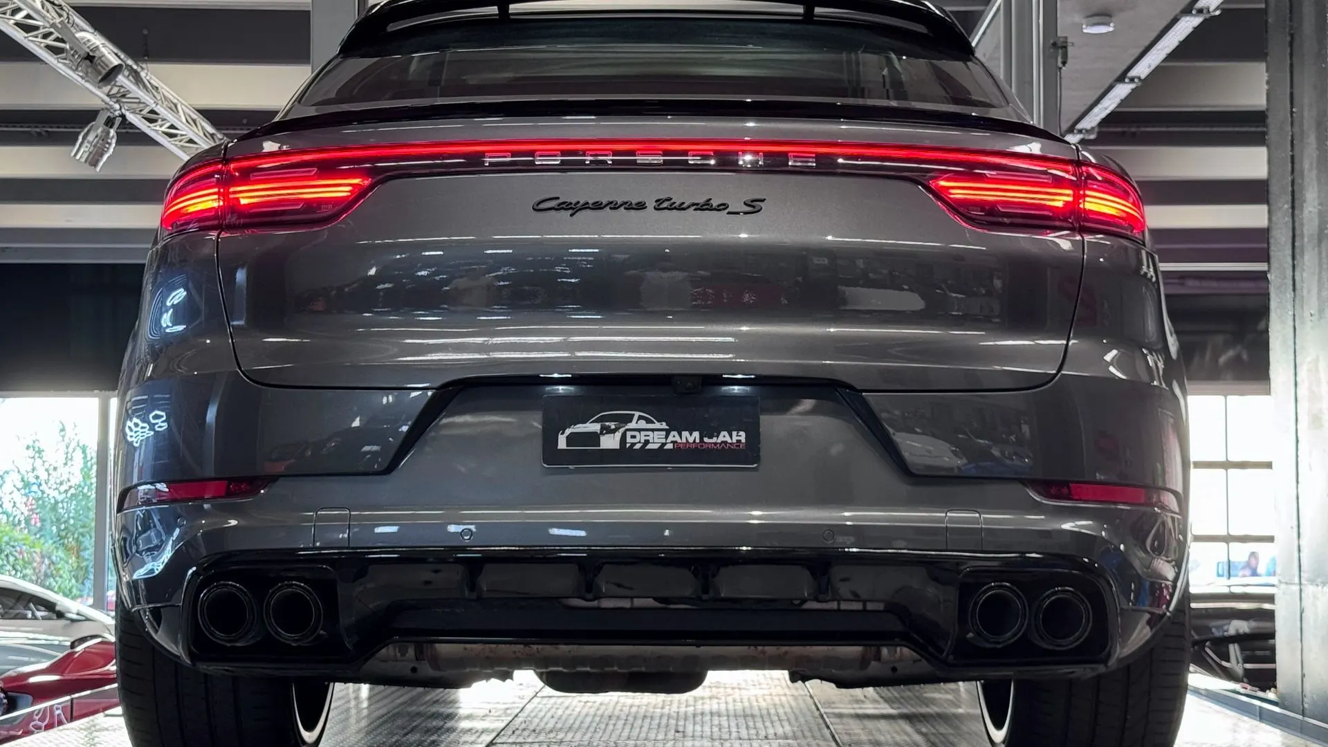 Porsche Cayenne — photo 8