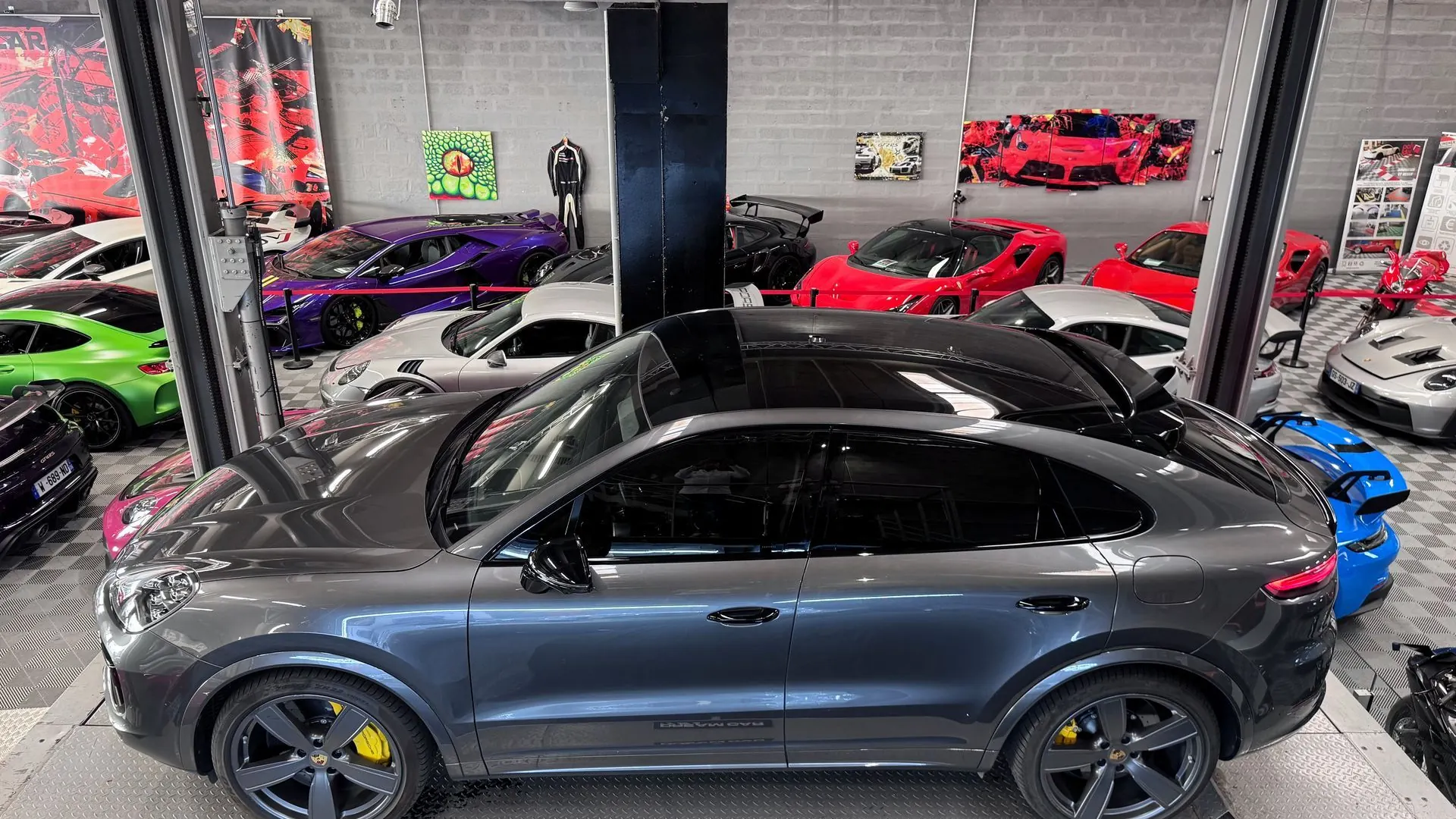Porsche Cayenne — photo 2