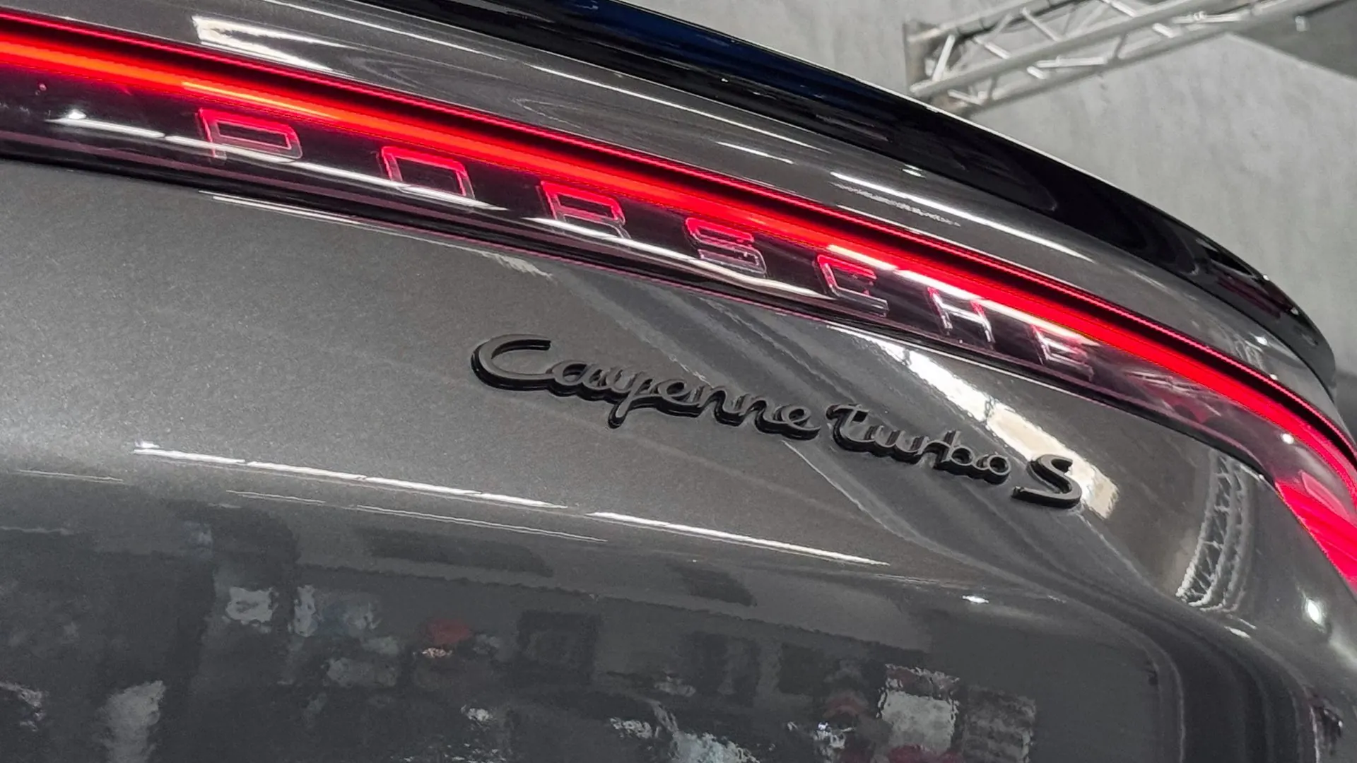 Porsche Cayenne — photo 10