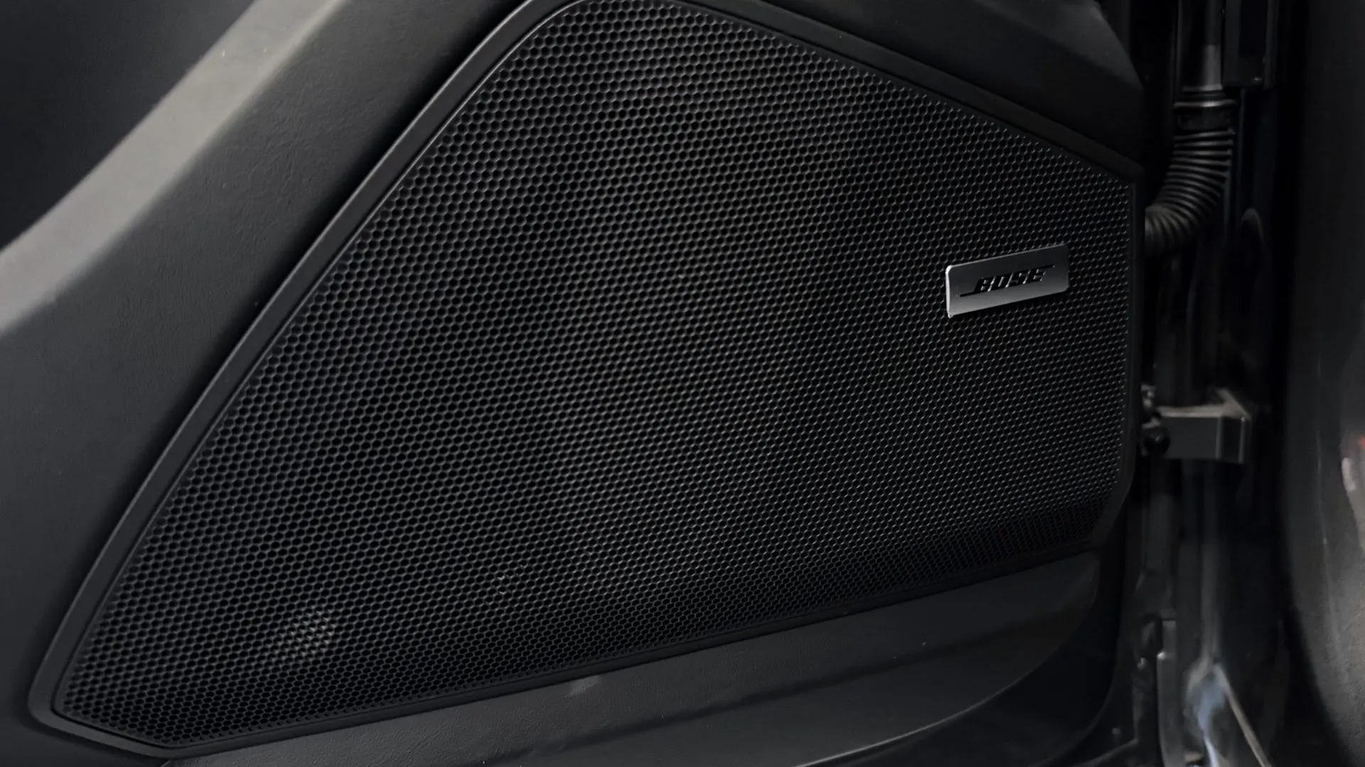 Porsche Cayenne — photo 19