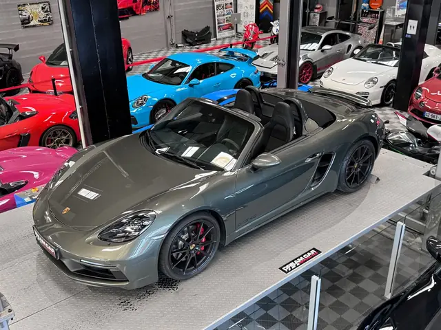 Porsche 718