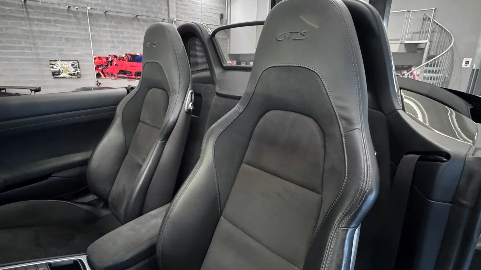 Porsche 718 — photo 11