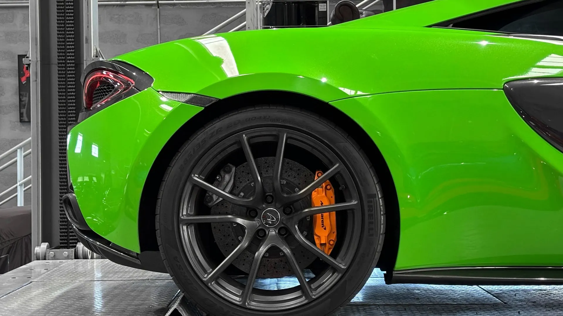 McLaren 570S — photo 10