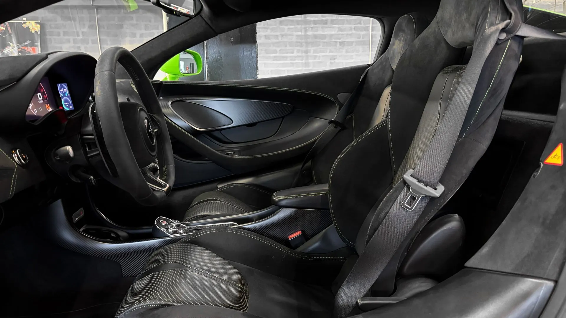 McLaren 570S — photo 18