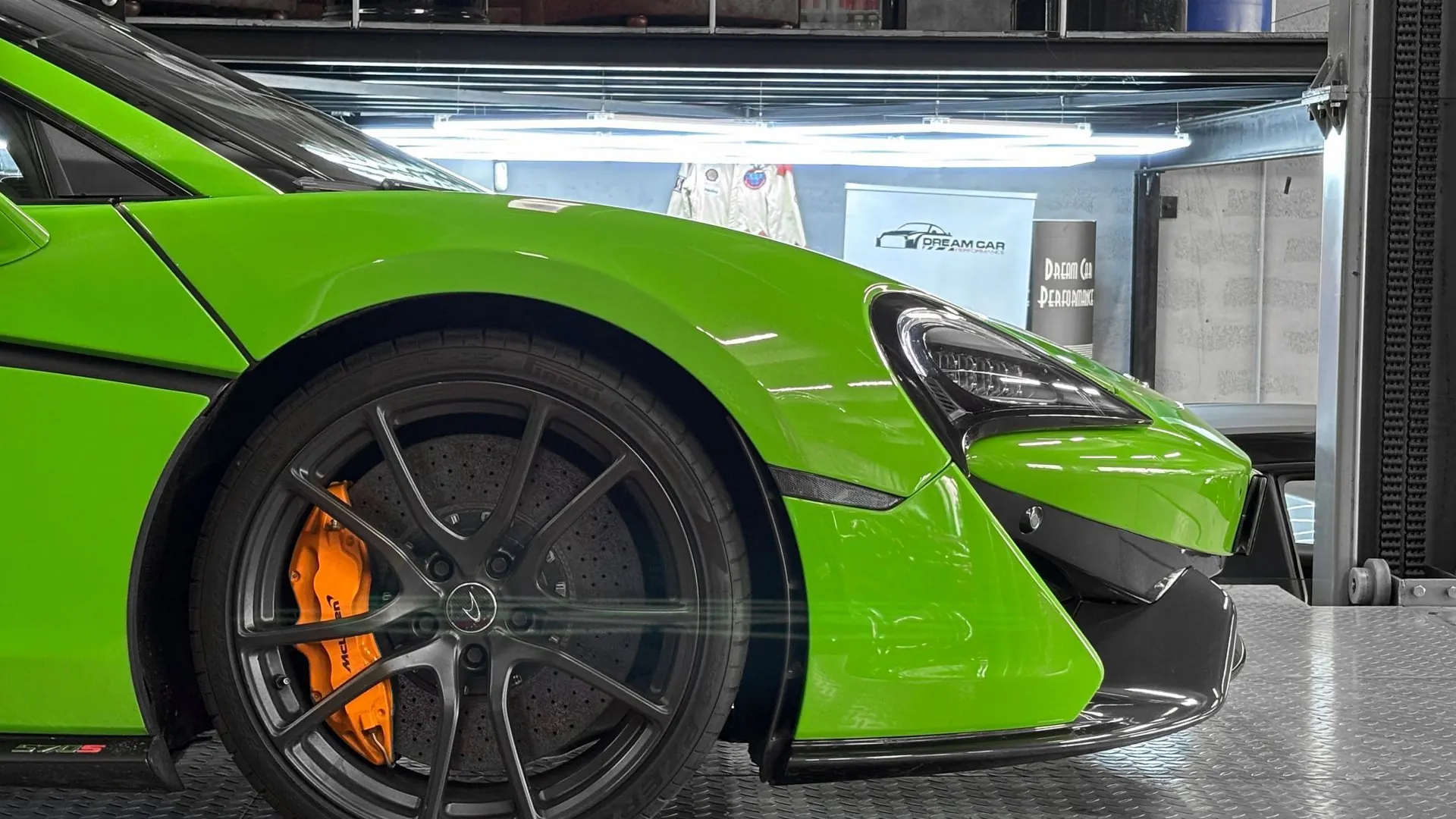McLaren 570S — photo 9