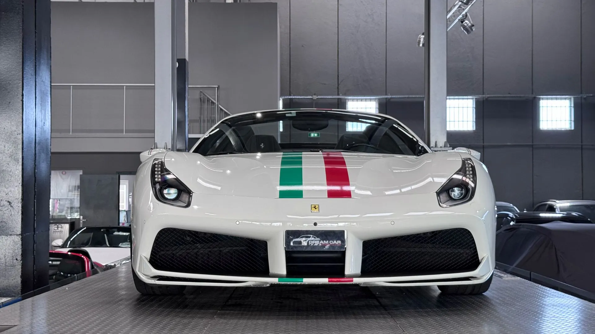 Ferrari 488 — photo 10