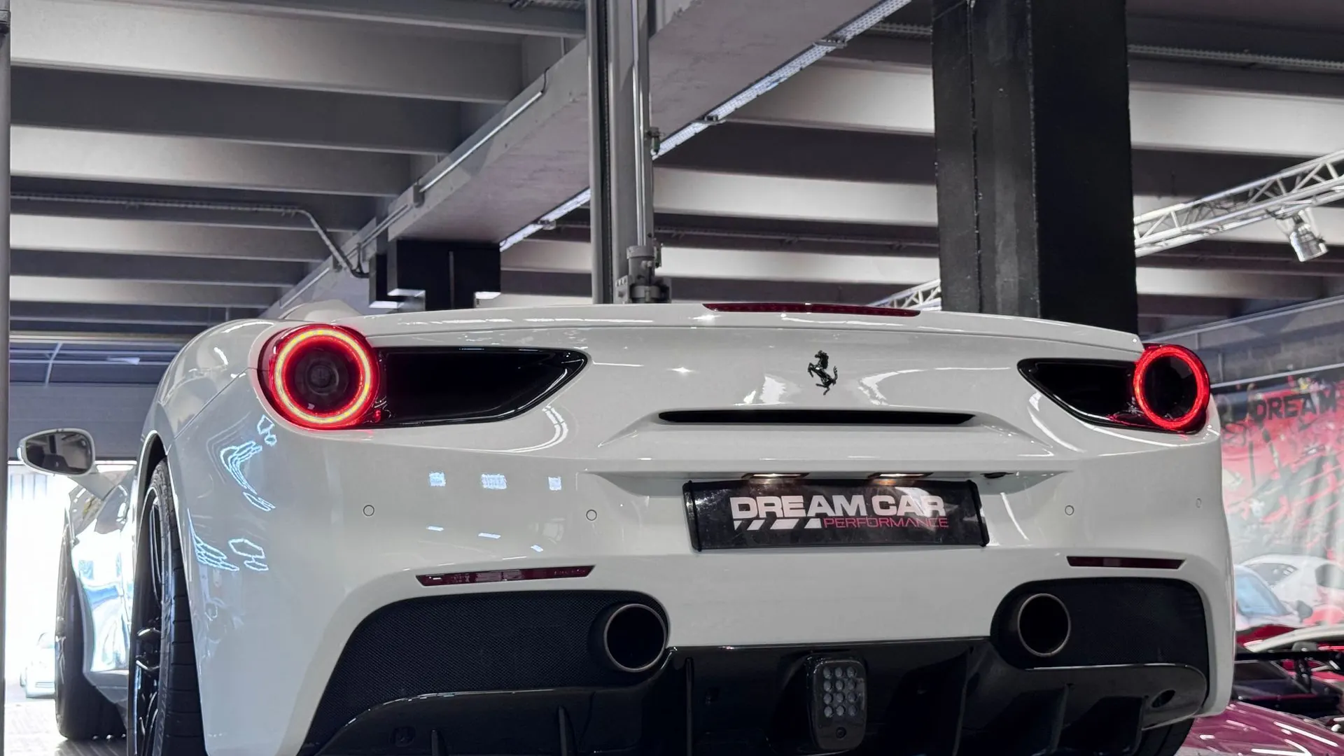 Ferrari 488 — photo 7