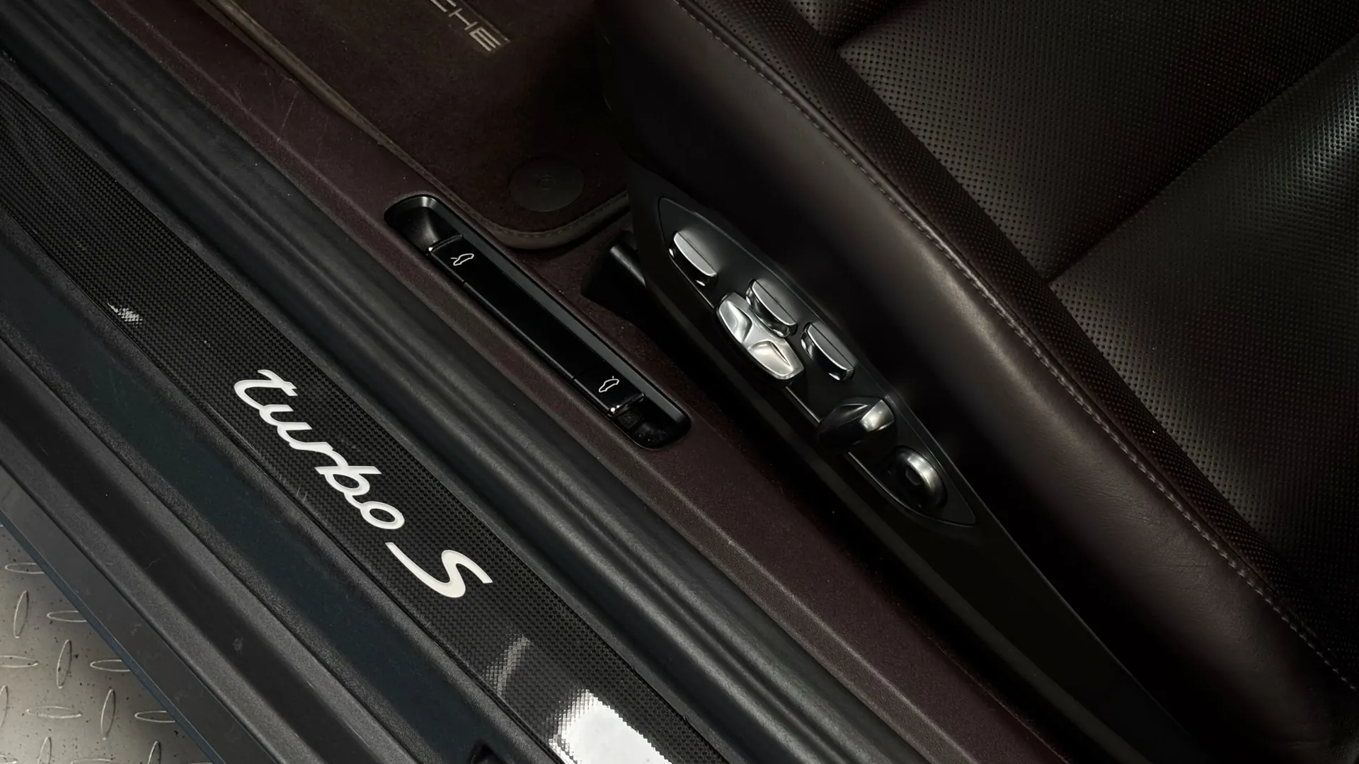 Porsche 991 — photo 21