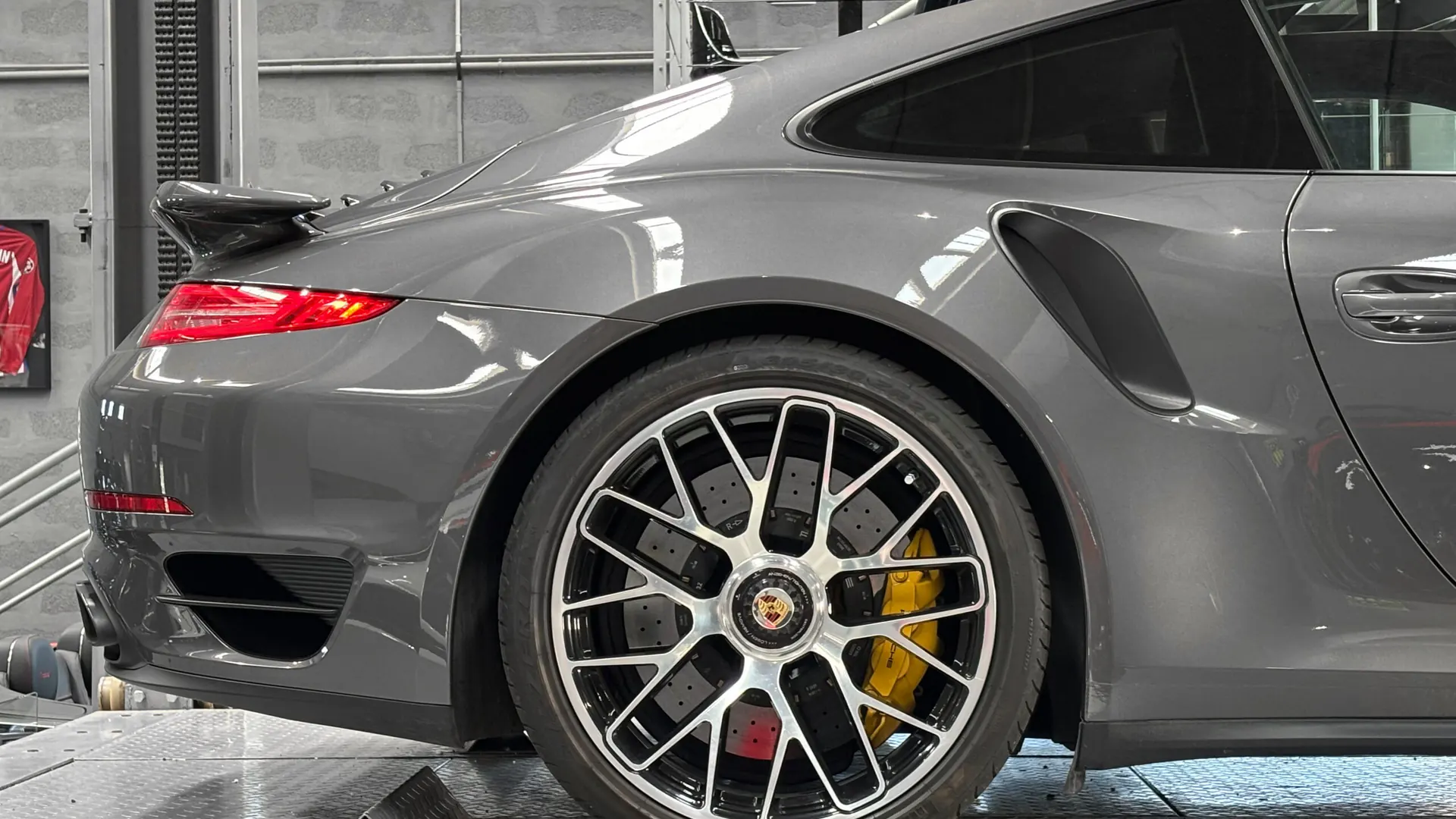 Porsche 991 — photo 11