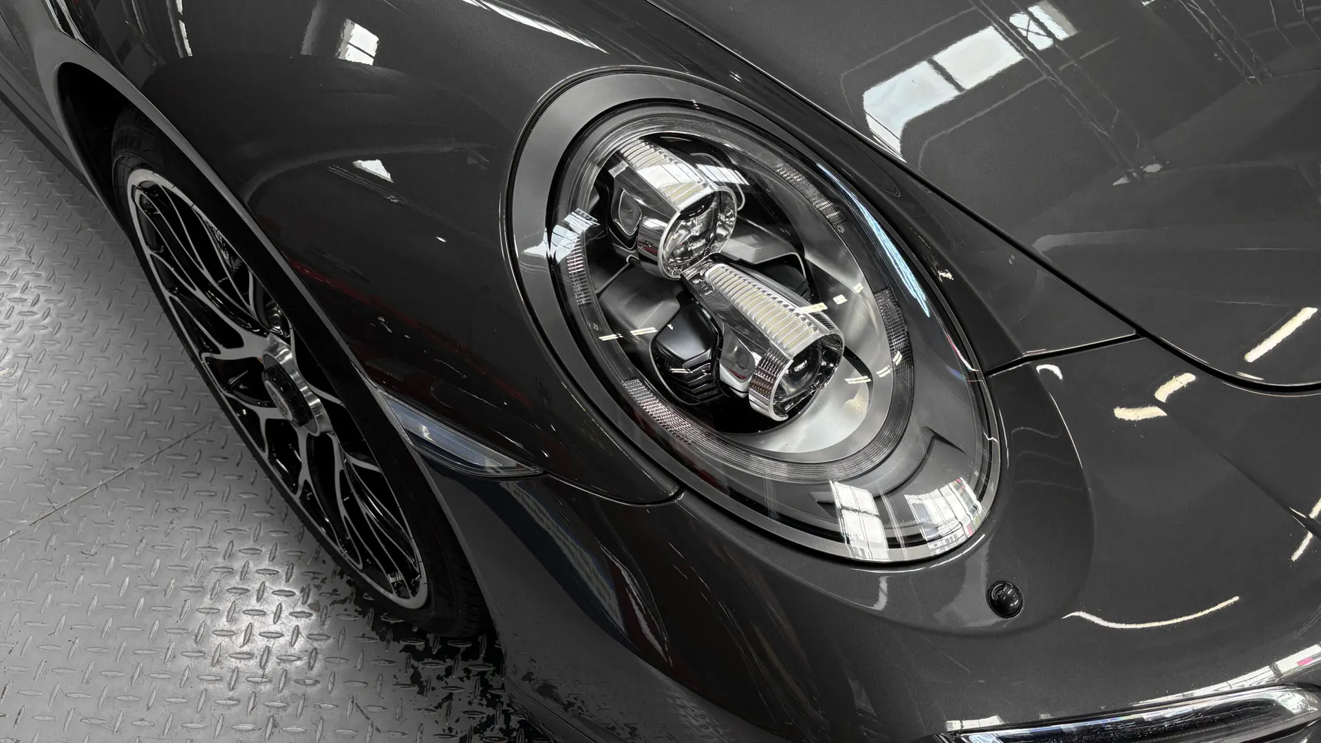 Porsche 991 — photo 18